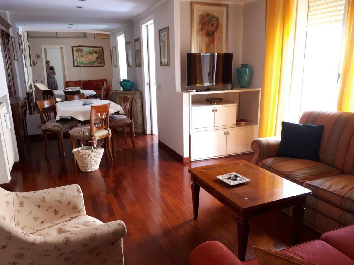 Rey Apartament Appartamento Roma Esterno foto